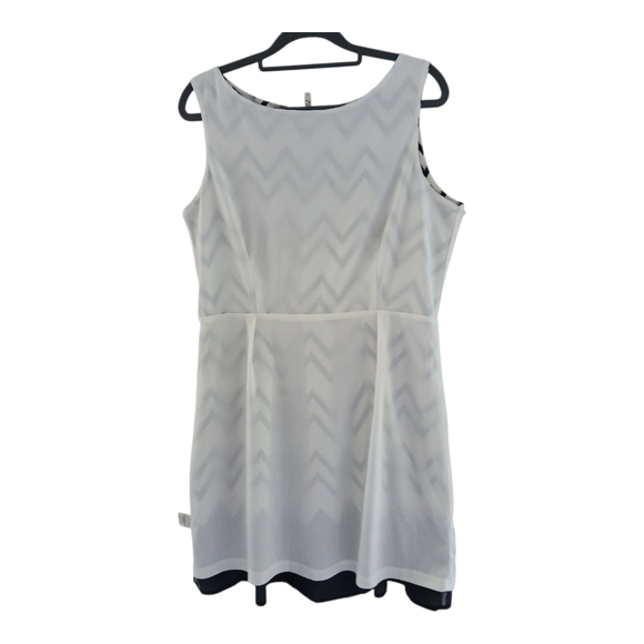 Pink Owl‎ Black and White Chevron Mini Dress - Picture 5 of 6